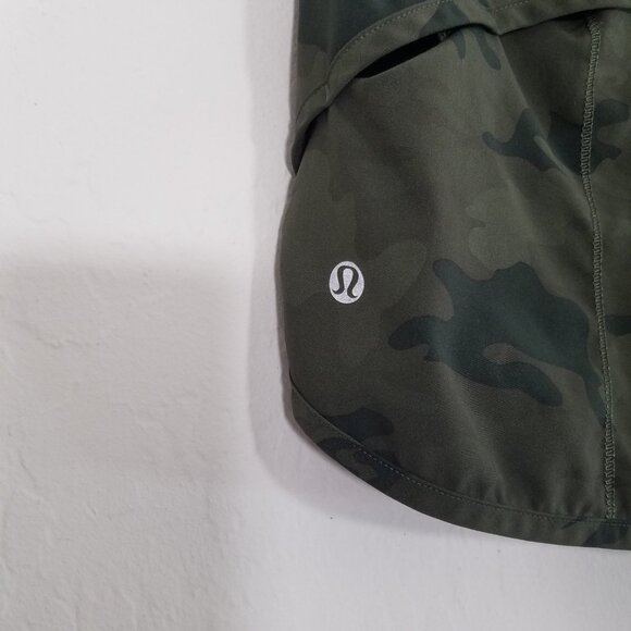 Lululemon Speed Up Low Rise 2.5" Camo Shorts Size 8 - Picture 5 of 6